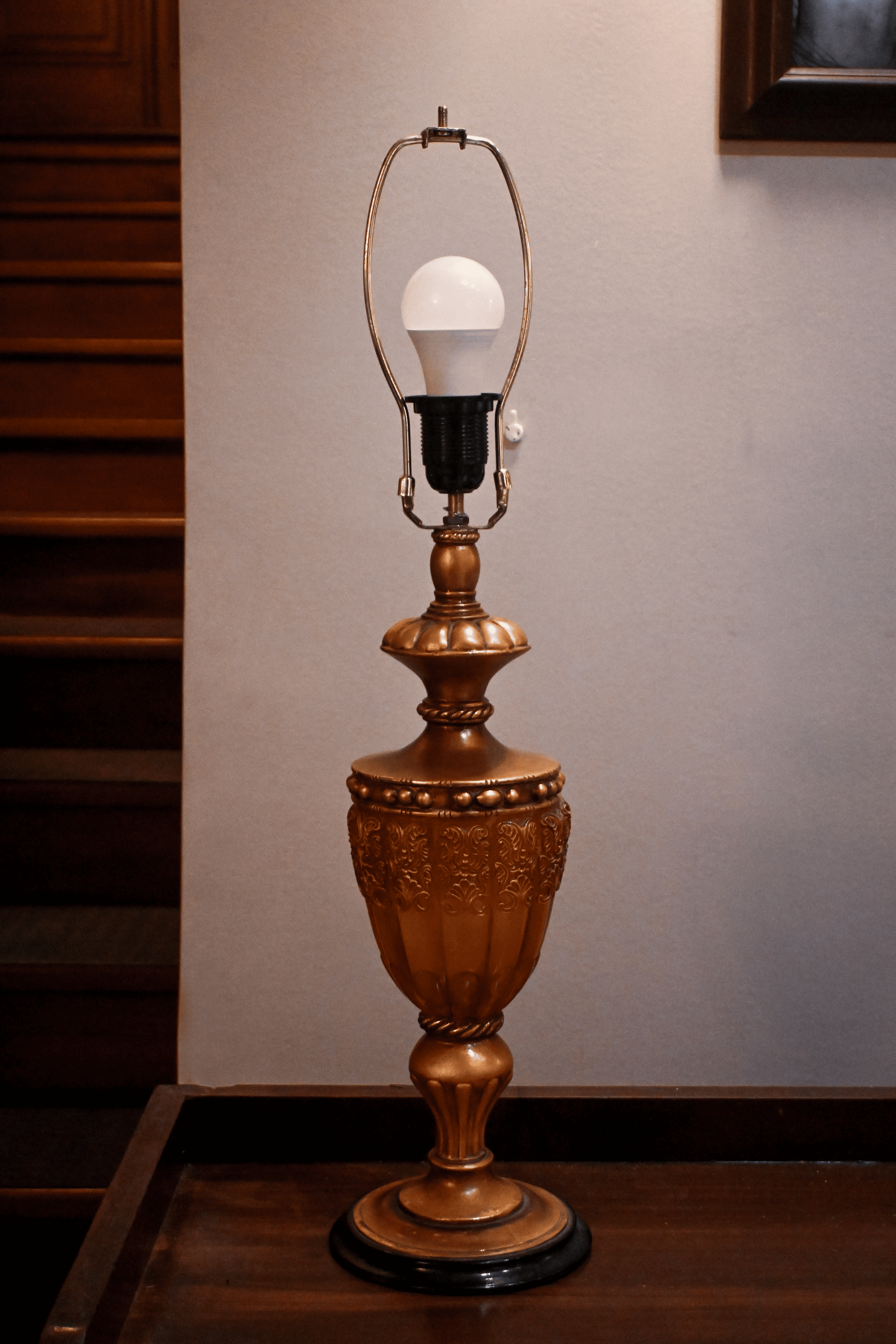 Amber Echo - Victorian Style Table Lamp