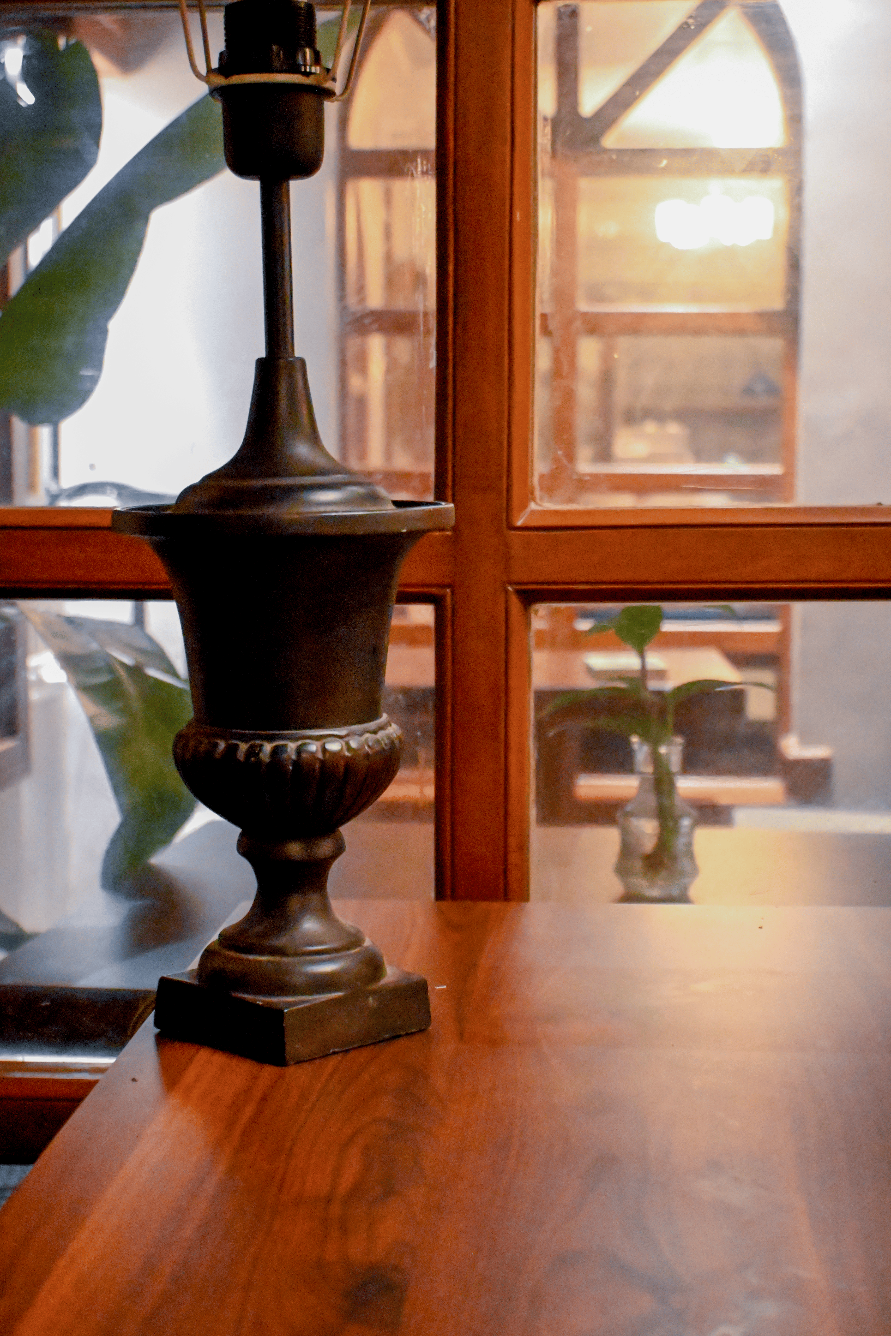 Governor's Lamp - Cast Metal urn Lamp