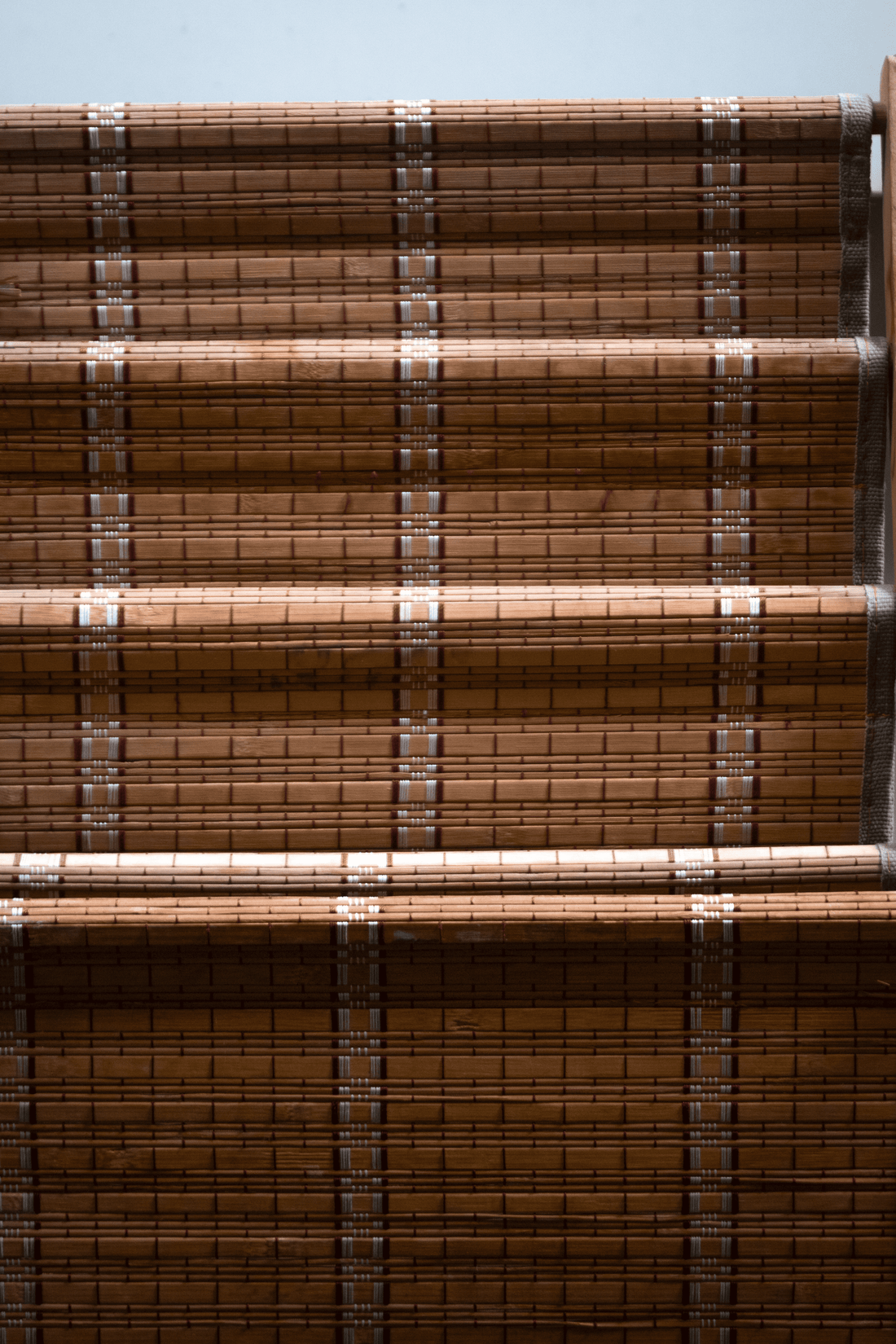 Colonial Reader – Magazine Rack