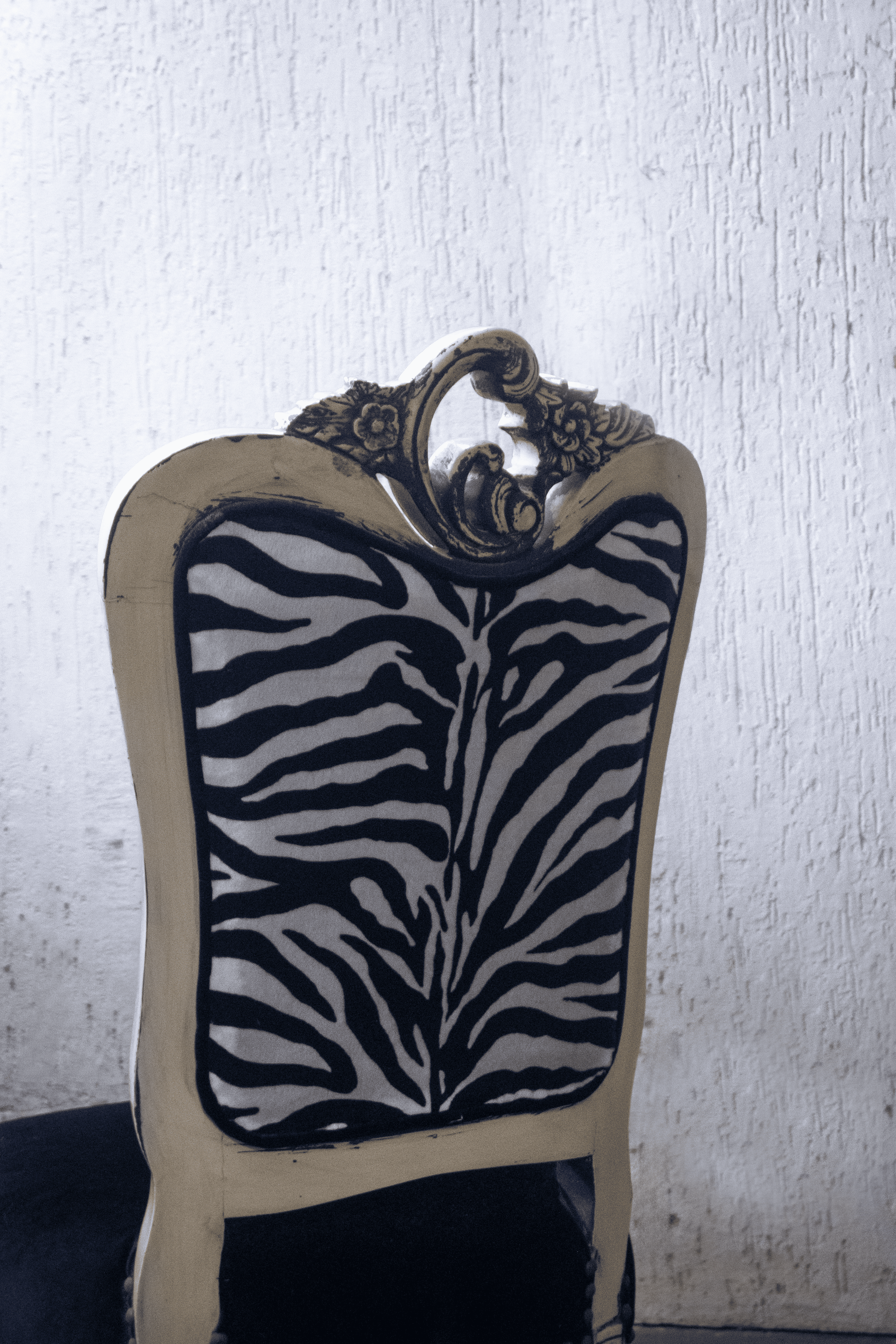 Zebra Majesty - Victorian Ivory Accent Chair