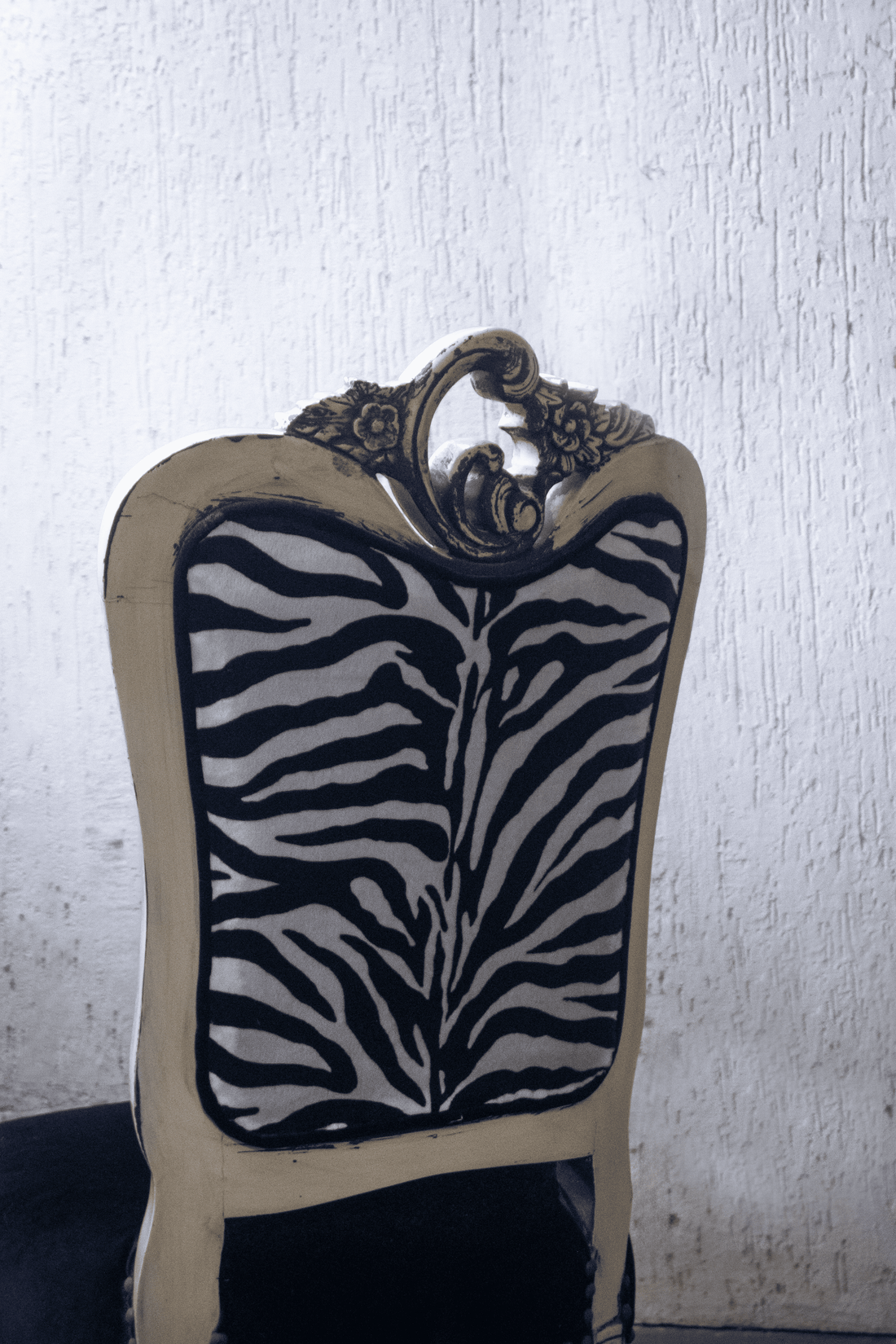 Zebra Majesty - Victorian Ivory Accent Chair