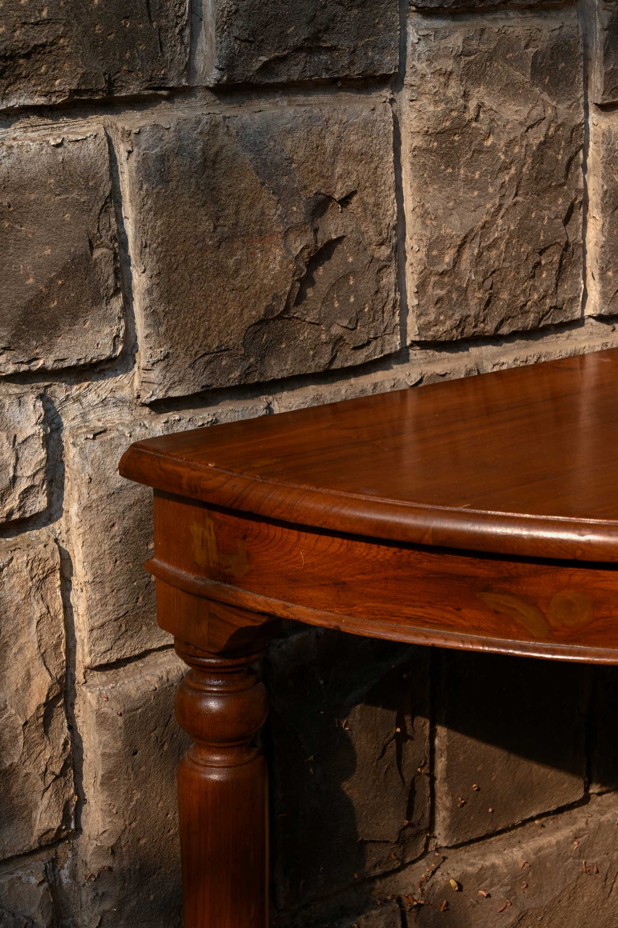 DEMILUNE HALF-MOON CONSOLE TABLE