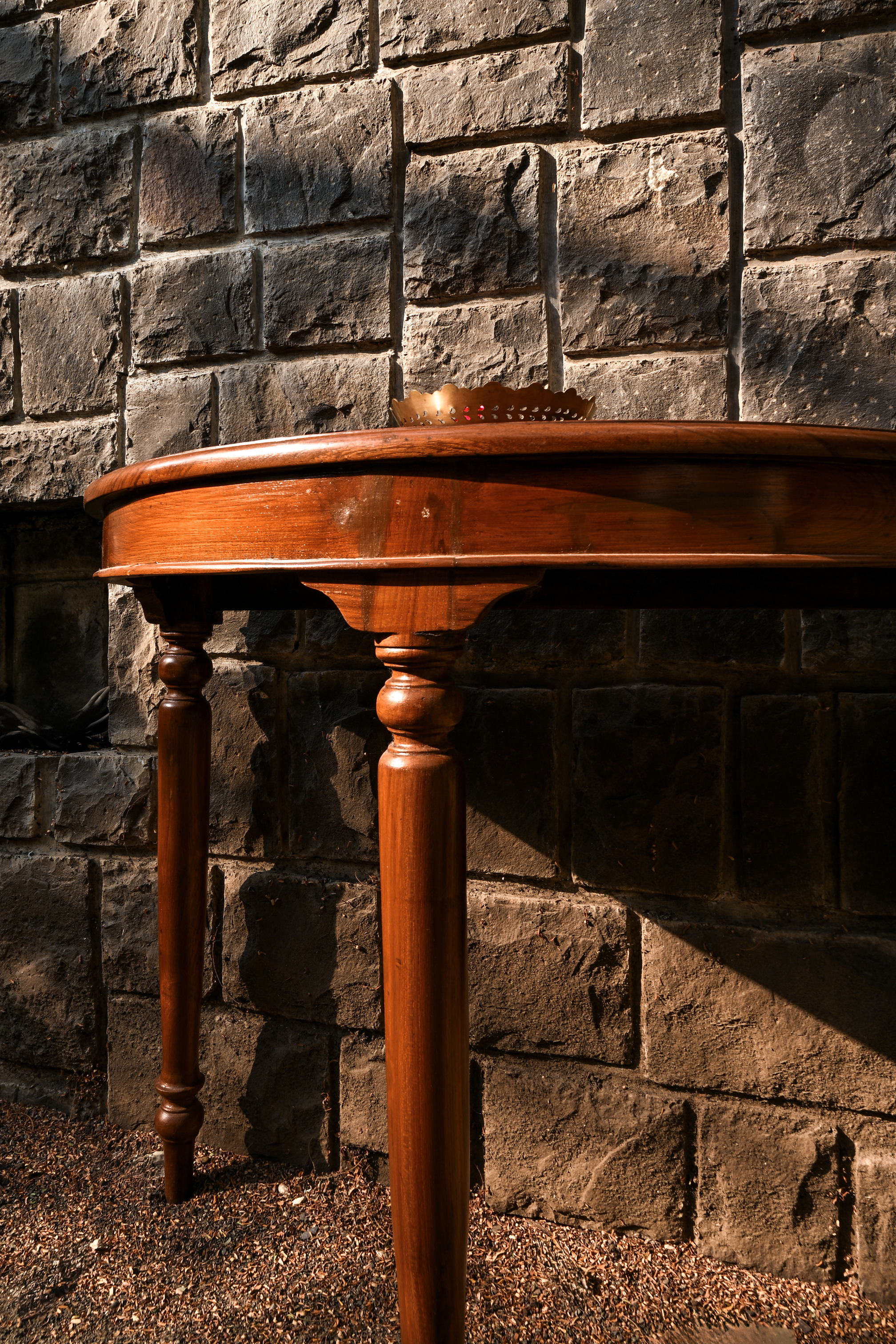 DEMILUNE HALF-MOON CONSOLE TABLE